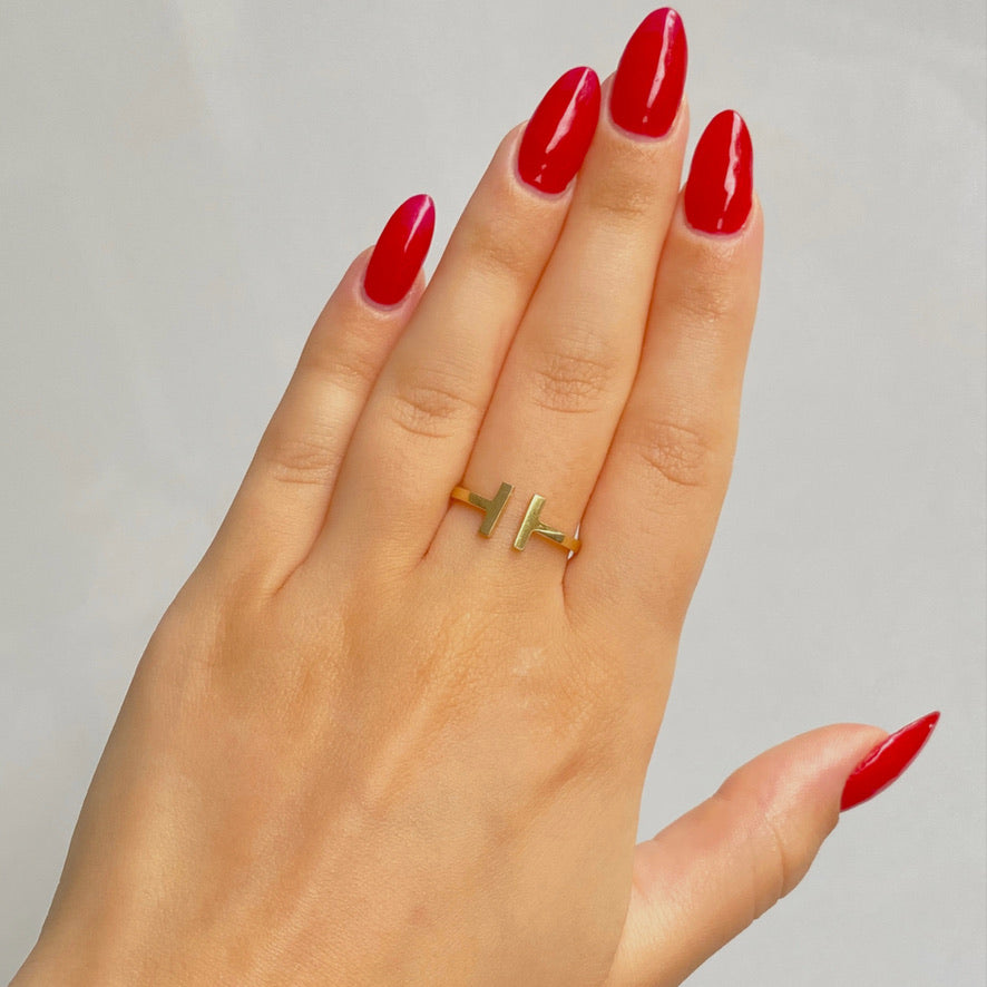 10K Gold T-Bar Ring